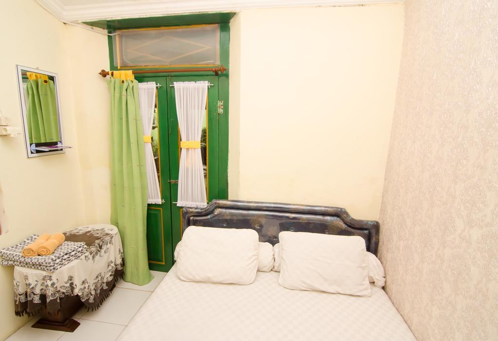 Pendopo Andari Homestay Yogyakarta Esterno foto