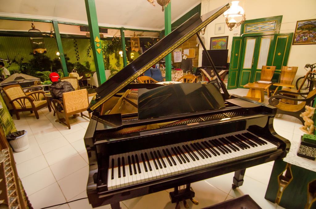 Pendopo Andari Homestay Yogyakarta Esterno foto