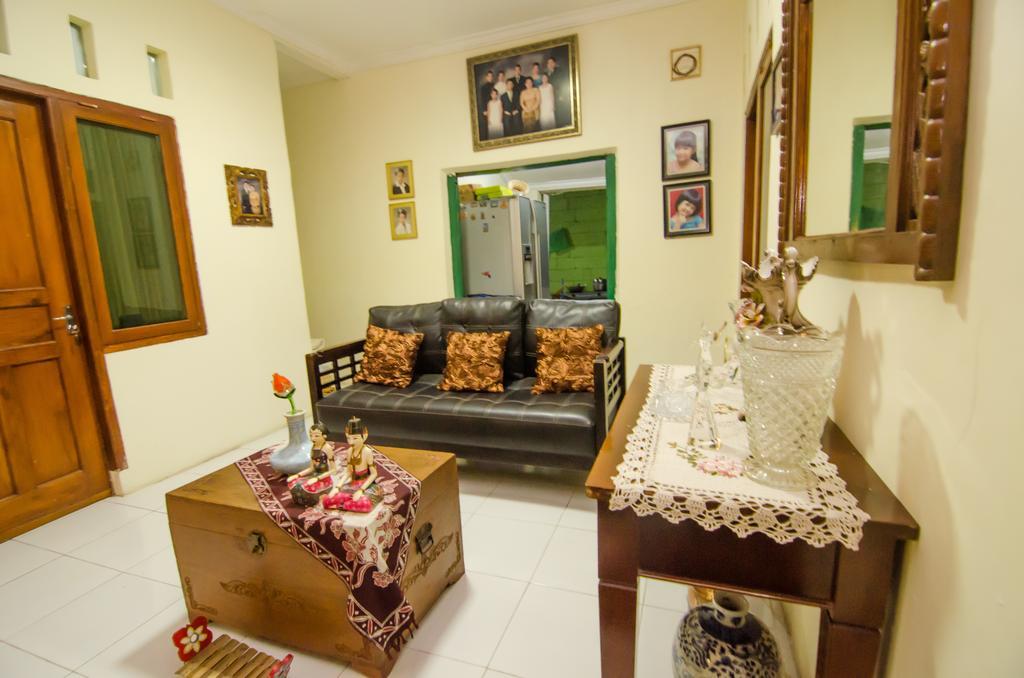 Pendopo Andari Homestay Yogyakarta Esterno foto