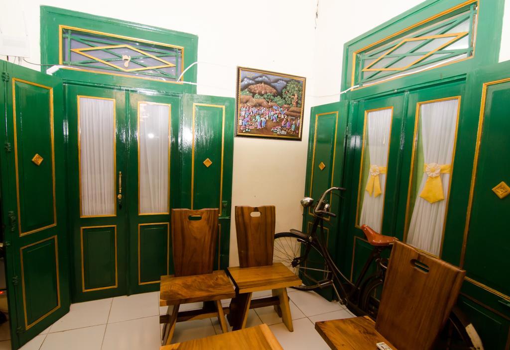 Pendopo Andari Homestay Yogyakarta Esterno foto